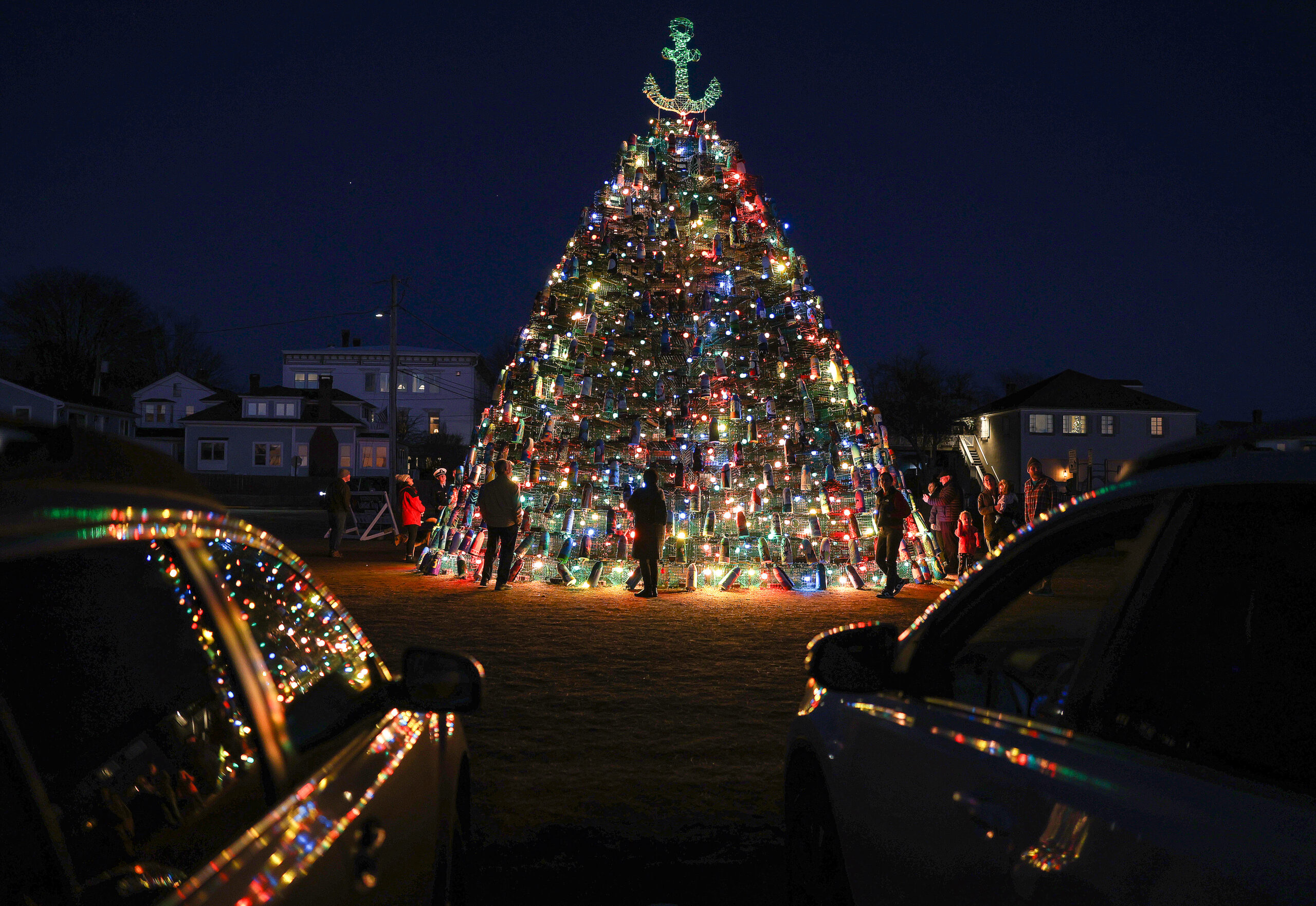 A Christmas Tradition, With Love And Lobster Traps - The Boston Globe with regard to Annual Christmas Visitor Crossword