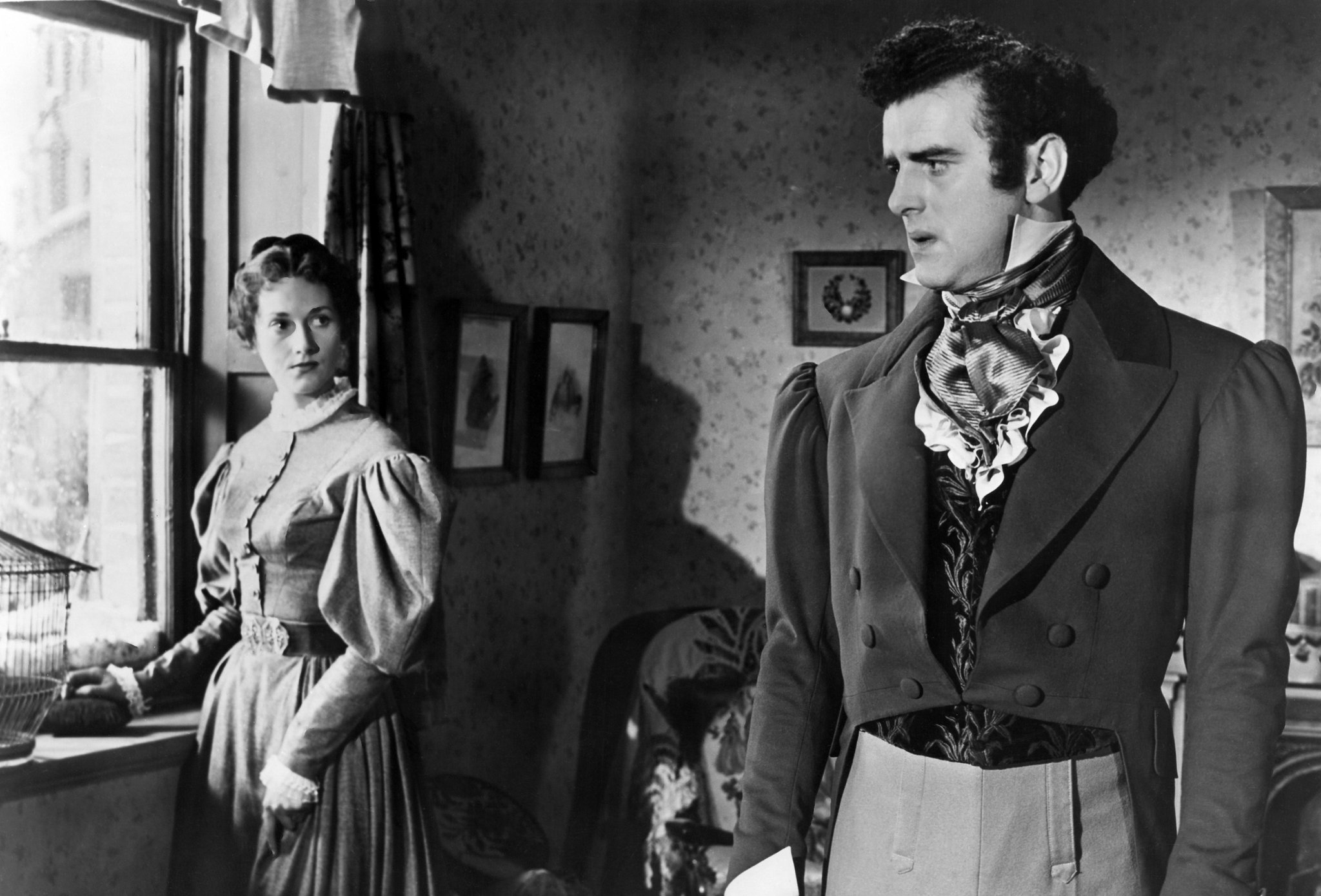 George Cole, 90, British Tv Star, Dies; Played A Young Scrooge In throughout Alastair Of A Christmas Carol Crossword Clue