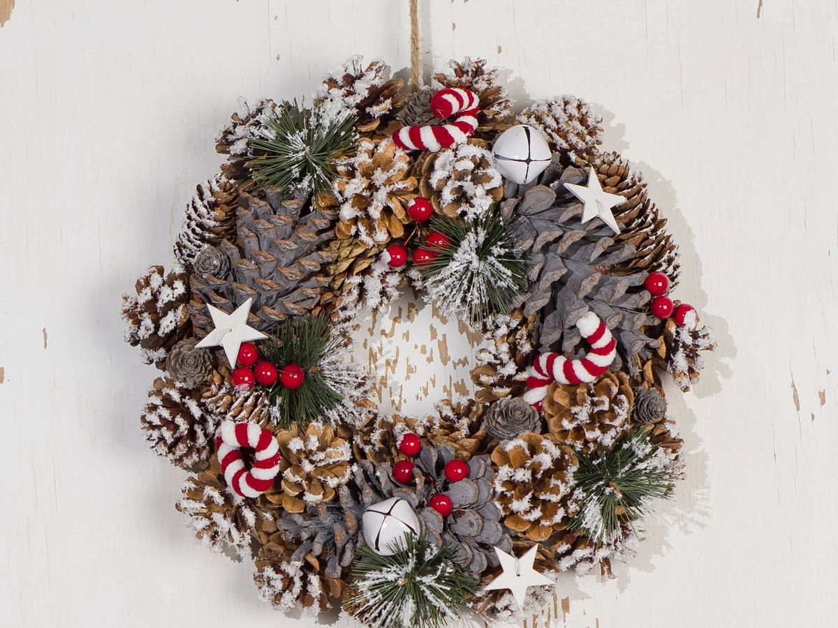 Shoppers &amp;#039;Highly Recommend&amp;#039; Bunches&amp;#039; &amp;#039;Lovely&amp;#039; Christmas Wreaths with Christmas Wreath Material Daily Crossword